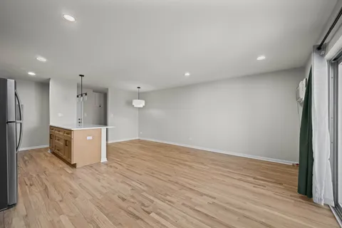 $265,000 | 2411 North Kennicott Drive, Unit 2B, Arlington Heights, IL 60004