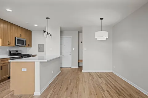 $265,000 | 2411 North Kennicott Drive, Unit 2B, Arlington Heights, IL 60004