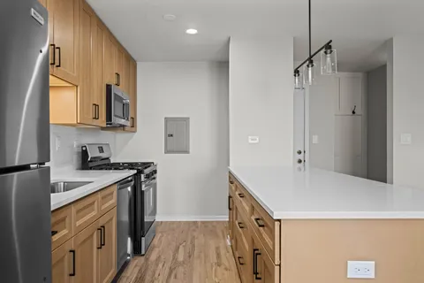 $265,000 | 2411 North Kennicott Drive, Unit 2B, Arlington Heights, IL 60004