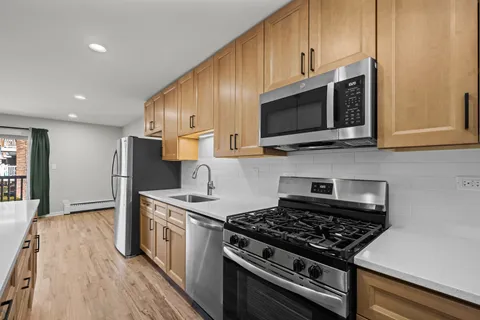 $265,000 | 2411 North Kennicott Drive, Unit 2B, Arlington Heights, IL 60004