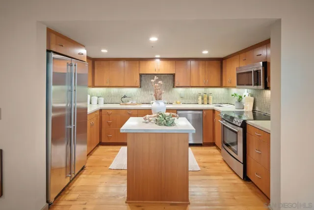 $1,799,900 | 1221 Parker Place, Unit 15, San Diego, CA 92109