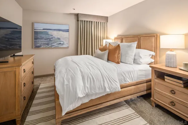 $1,799,900 | 1221 Parker Place, Unit 15, San Diego, CA 92109