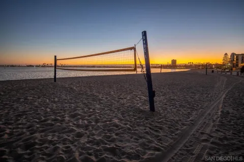 $1,799,900 | 1221 Parker Place, Unit 15, San Diego, CA 92109