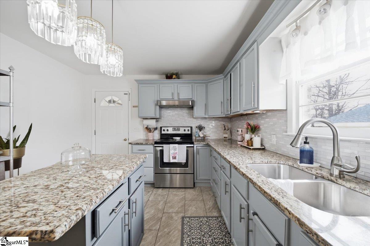 22 Ray Street Greenville, SC 29611 - Photo 11 of 34