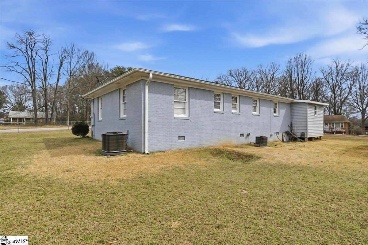 22 Ray Street Greenville, SC 29611 - Photo 25 of 34