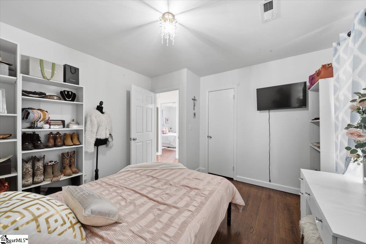 22 Ray Street Greenville, SC 29611 - Photo 10 of 34