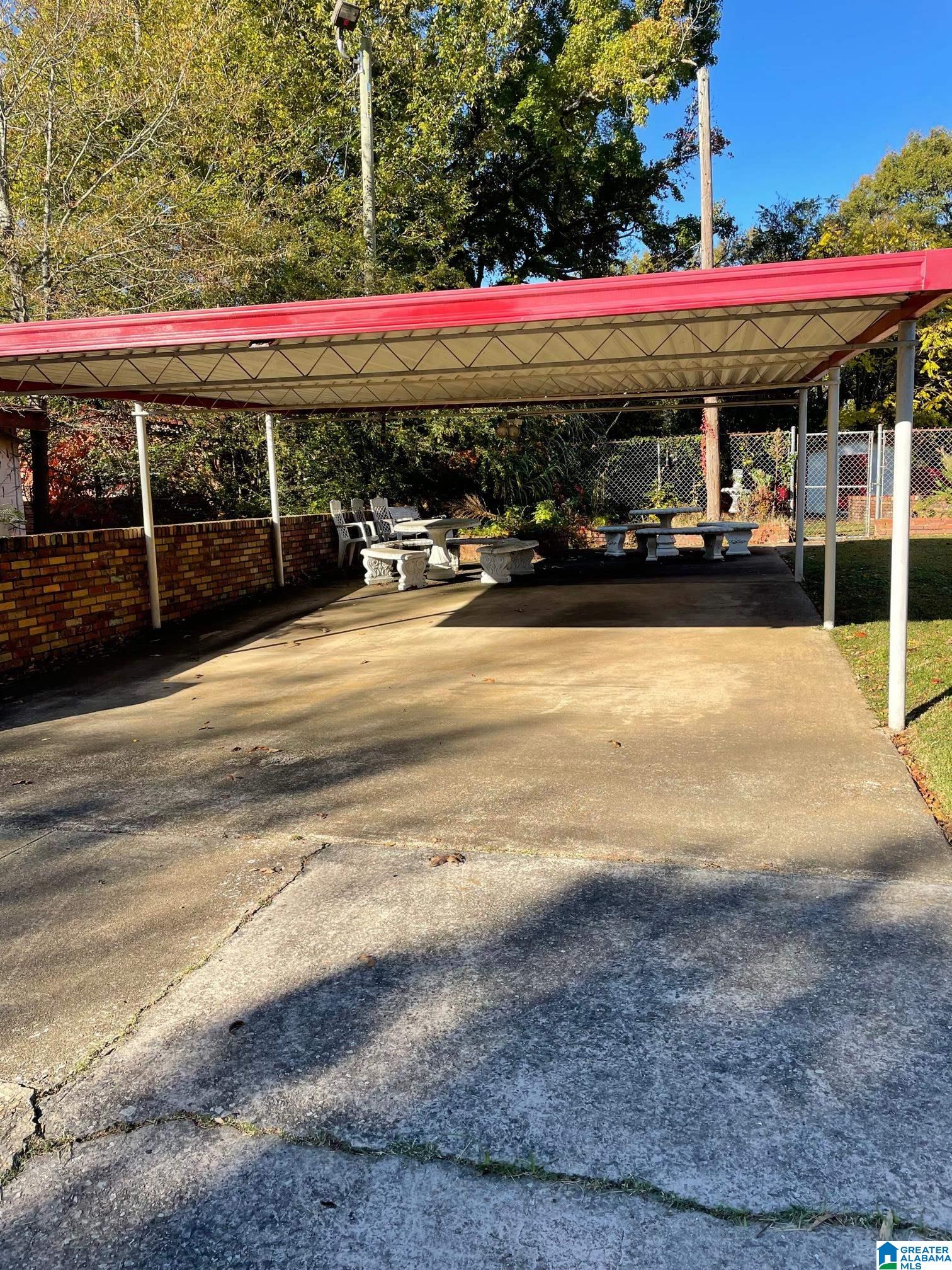 2210 Walnut Avenue Anniston, AL 36201 - Photo 5 of 38