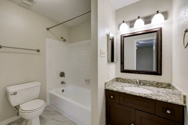 $1,850 | 9800 Pagewood Lane, Unit 3402, Houston, TX 77063