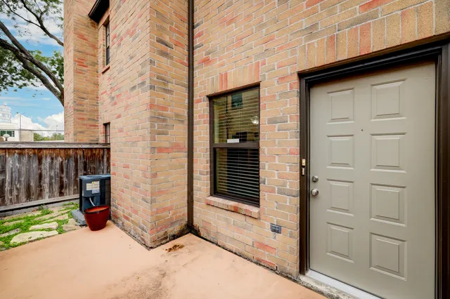 $1,850 | 9800 Pagewood Lane, Unit 3402, Houston, TX 77063