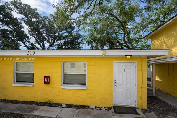 $1,100 | 319 Country Club Ovl, Unit 3, Daytona Beach, FL 32114