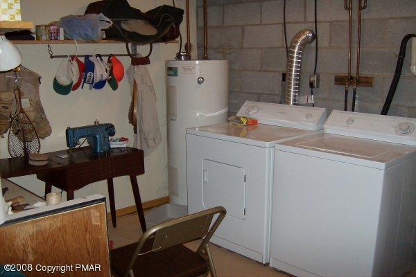 325 Beech Ridge Drive Pocono Summit, PA 18346 - Photo 5 of 20 Laundry Room