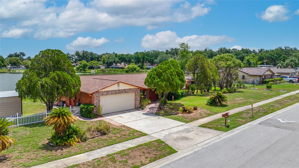 506 Gay Road Seffner, FL 33584 - Photo 3 of 59
