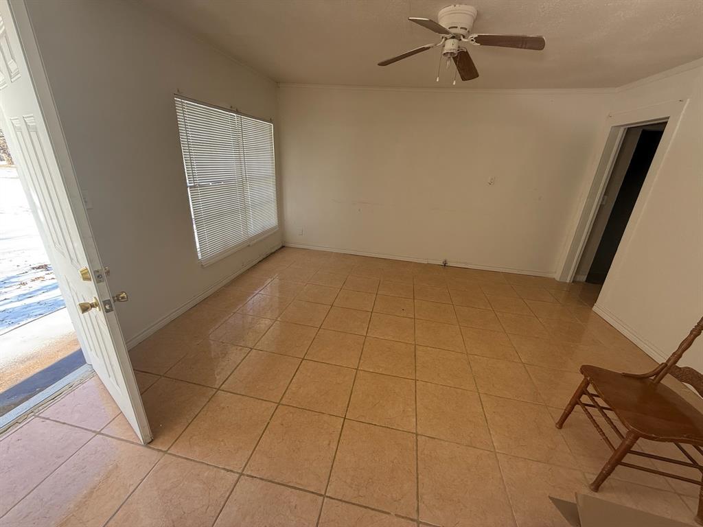304 Neblett Street Eastland, TX 76448 - Photo 4 of 15