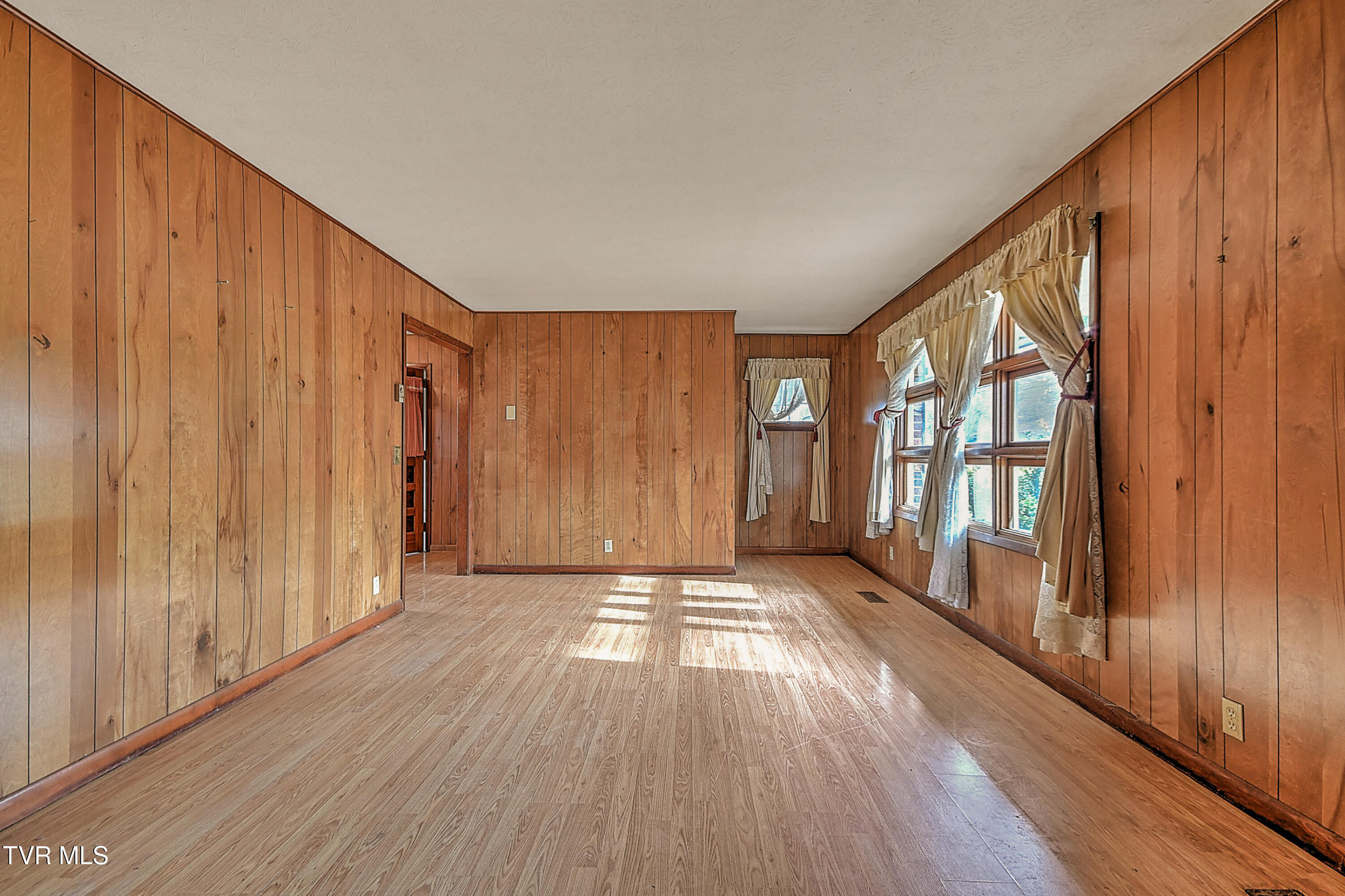 741 Gray Station Road Gray, TN 37615 - Photo 11 of 30 741 Gray Station KG-7