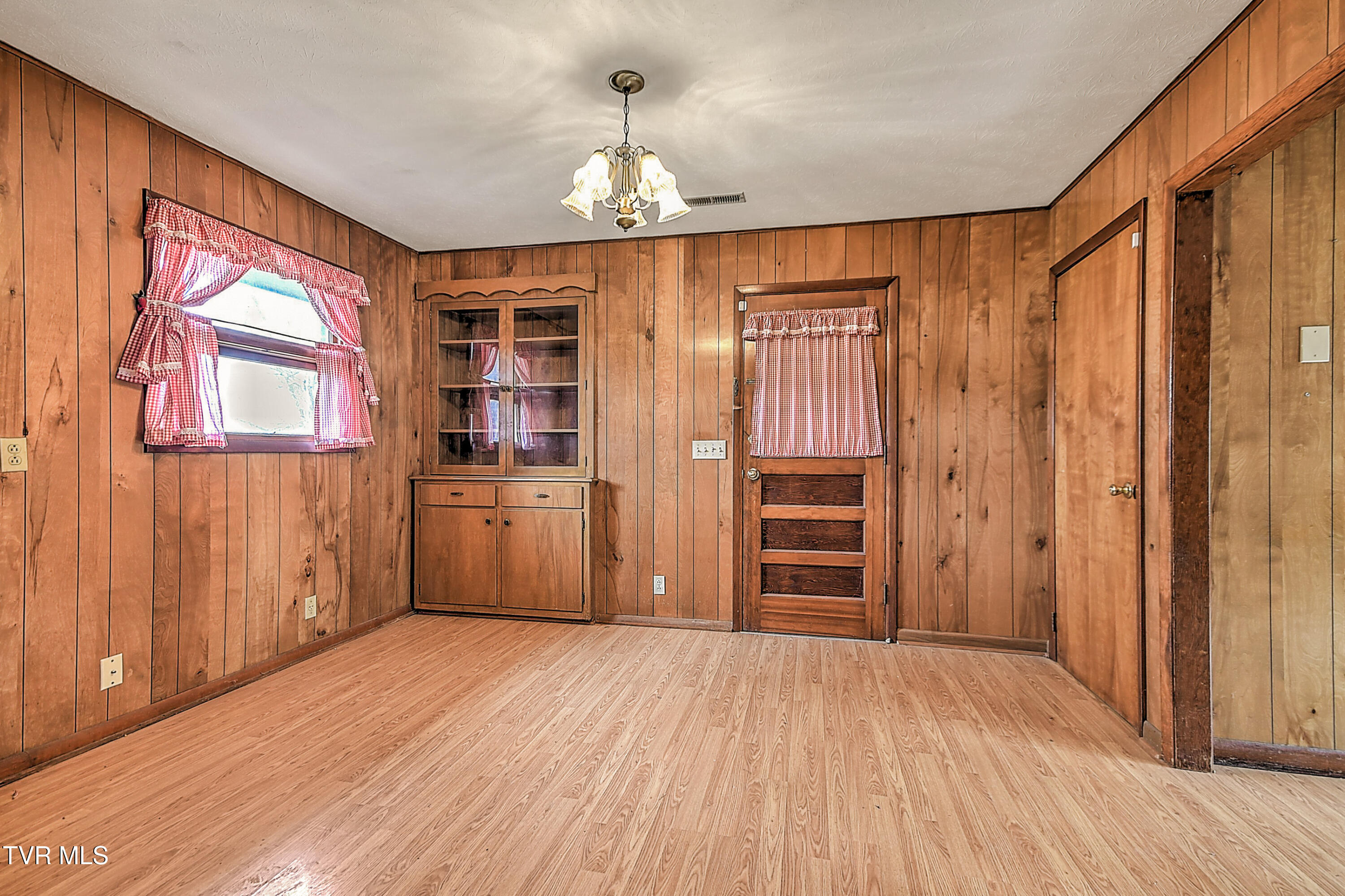 741 Gray Station Road Gray, TN 37615 - Photo 7 of 30 741 Gray Station KG-12