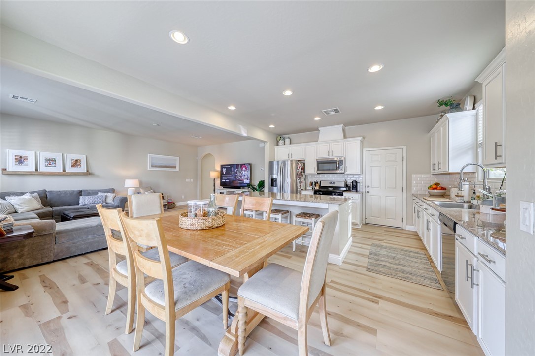 7040 Claythorn Road Las Vegas, NV 89148 - Photo 13 of 40 Gallery Image 13