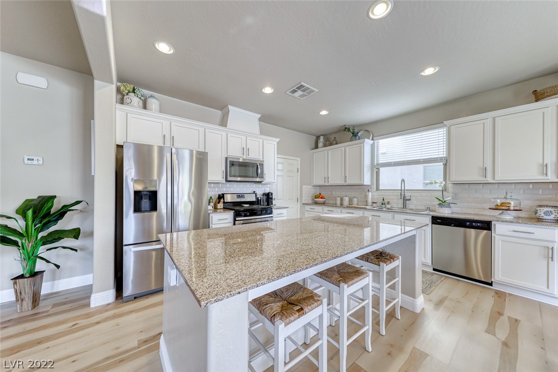 7040 Claythorn Road Las Vegas, NV 89148 - Photo 14 of 40 Gallery Image 14