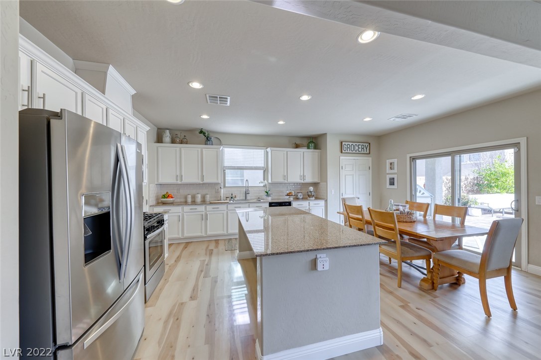 7040 Claythorn Road Las Vegas, NV 89148 - Photo 15 of 40 Gallery Image 15