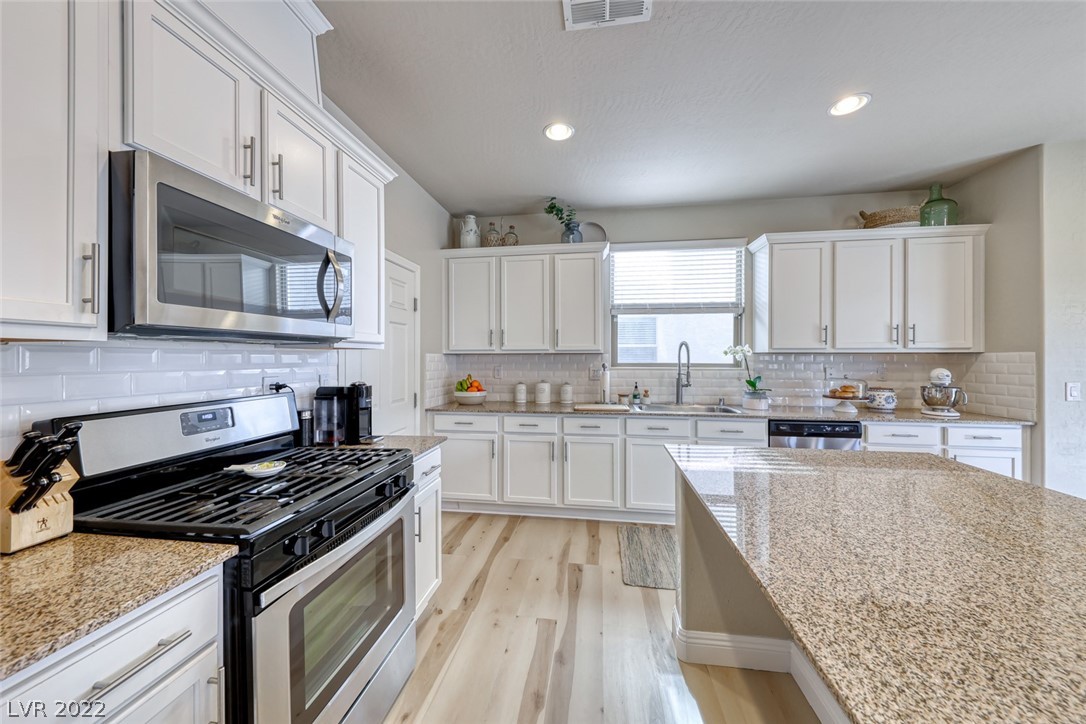 7040 Claythorn Road Las Vegas, NV 89148 - Photo 17 of 40 Gallery Image 17