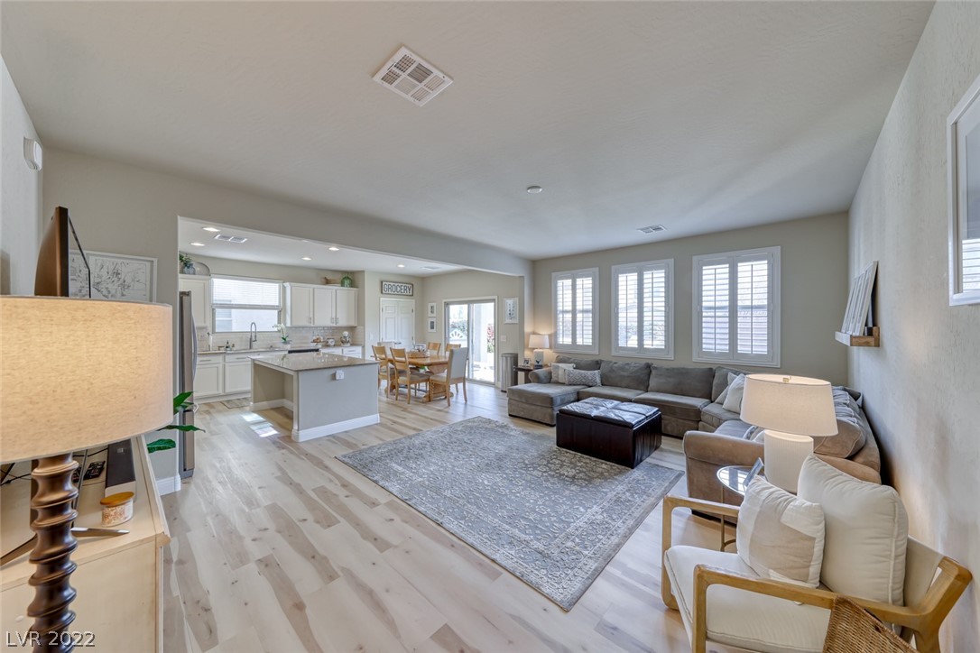 7040 Claythorn Road Las Vegas, NV 89148 - Photo 9 of 40 Gallery Image 9