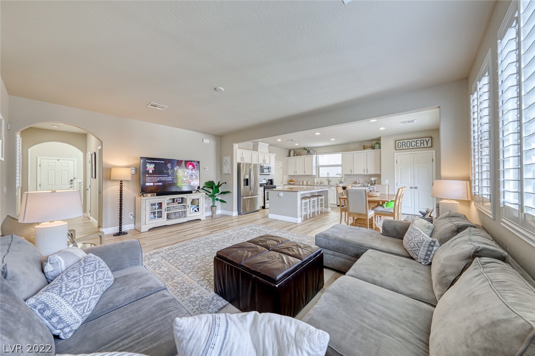 7040 Claythorn Road Las Vegas, NV 89148 - Photo 10 of 40 Gallery Image 10