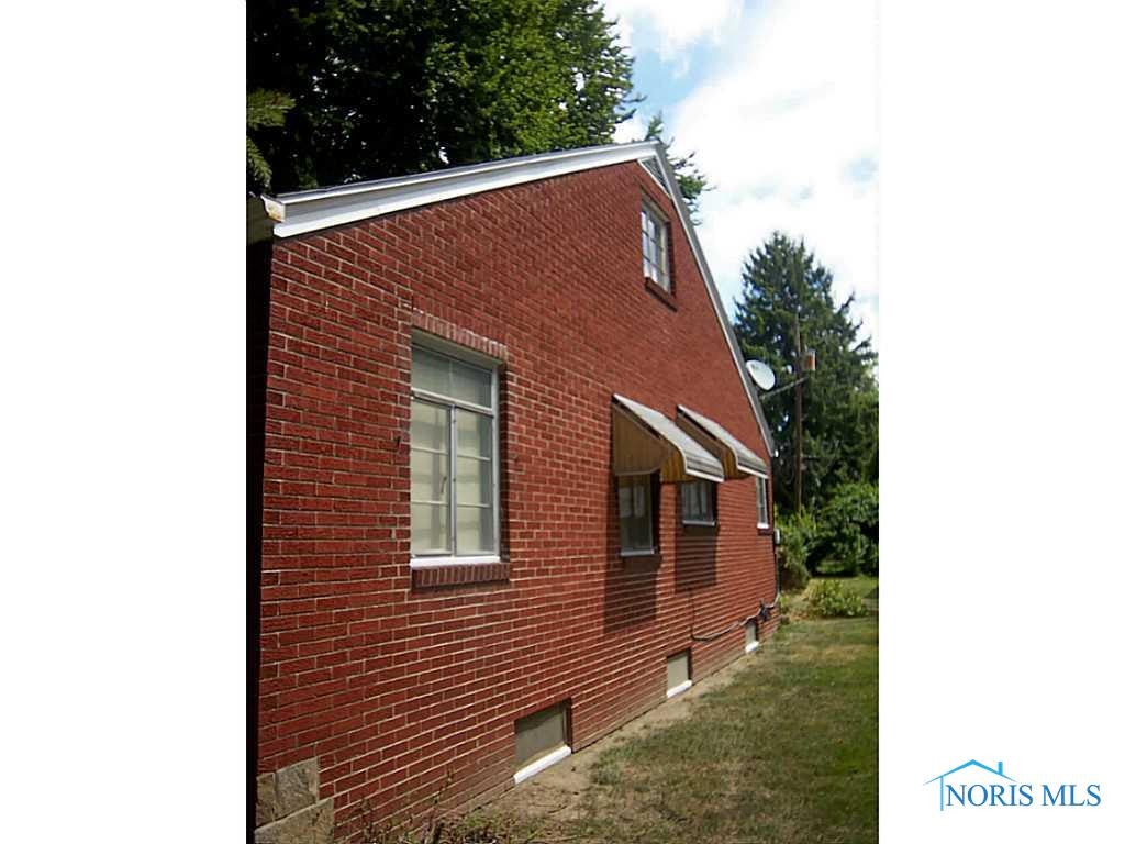 928 Secor Road Toledo, OH 43607 - Photo 4 of 13 Exterior Side View.