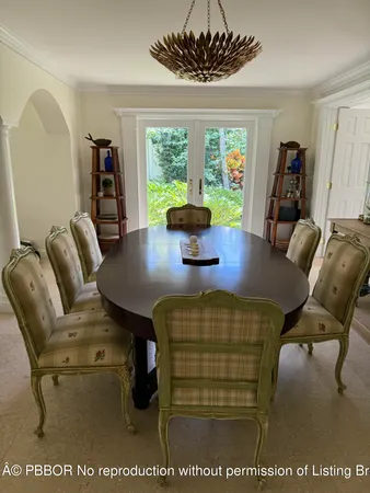 a view of a livingroom with furniture