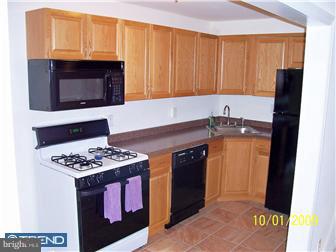 356 Rively Avenue Collingdale, PA 19023 - Photo 2 of 4 Gallery Image 2