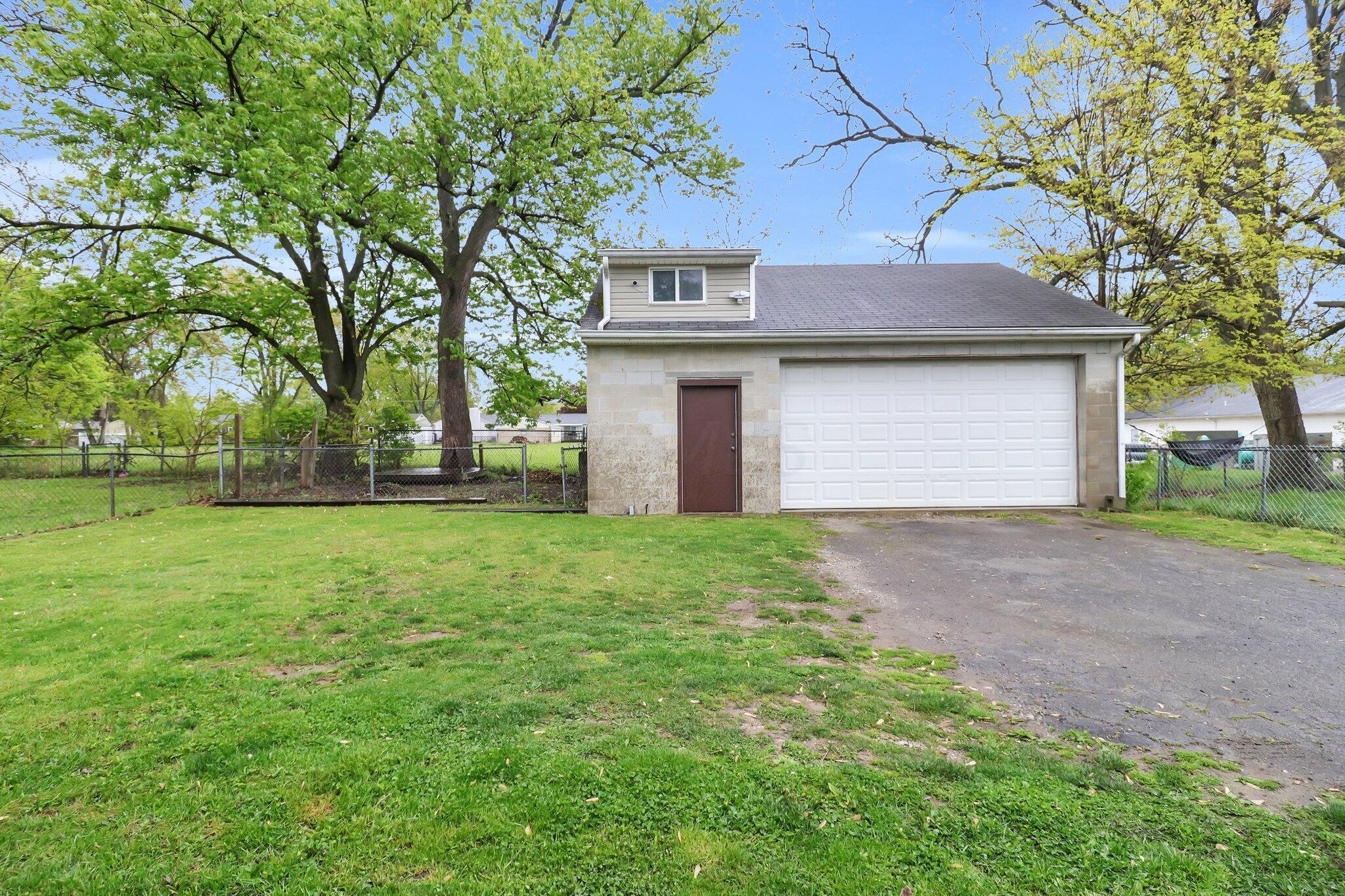 3534 Maize Road Columbus, OH 43224 - Photo 24 of 25 24-web-or-mls-IMG_9570