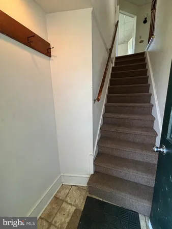 $1,350 | 976 West Main Street, Unit 2, New Holland, PA 17557