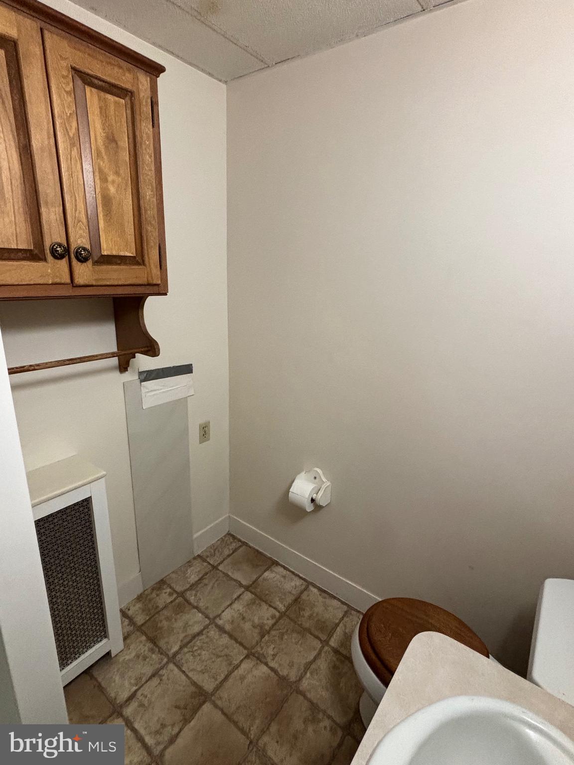 976 West Main Street, Unit 2 New Holland, PA 17557 - Photo 9 of 12 a bathroom with a toilet