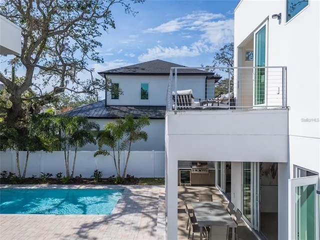 $1,775,000 | 2430 Floyd Street, Sarasota, FL 34239