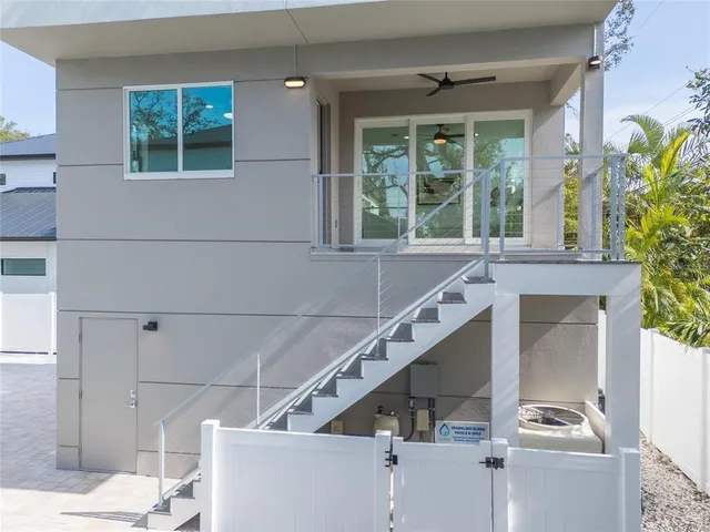 $1,775,000 | 2430 Floyd Street, Sarasota, FL 34239