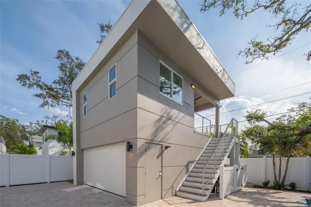 $1,775,000 | 2430 Floyd Street, Sarasota, FL 34239