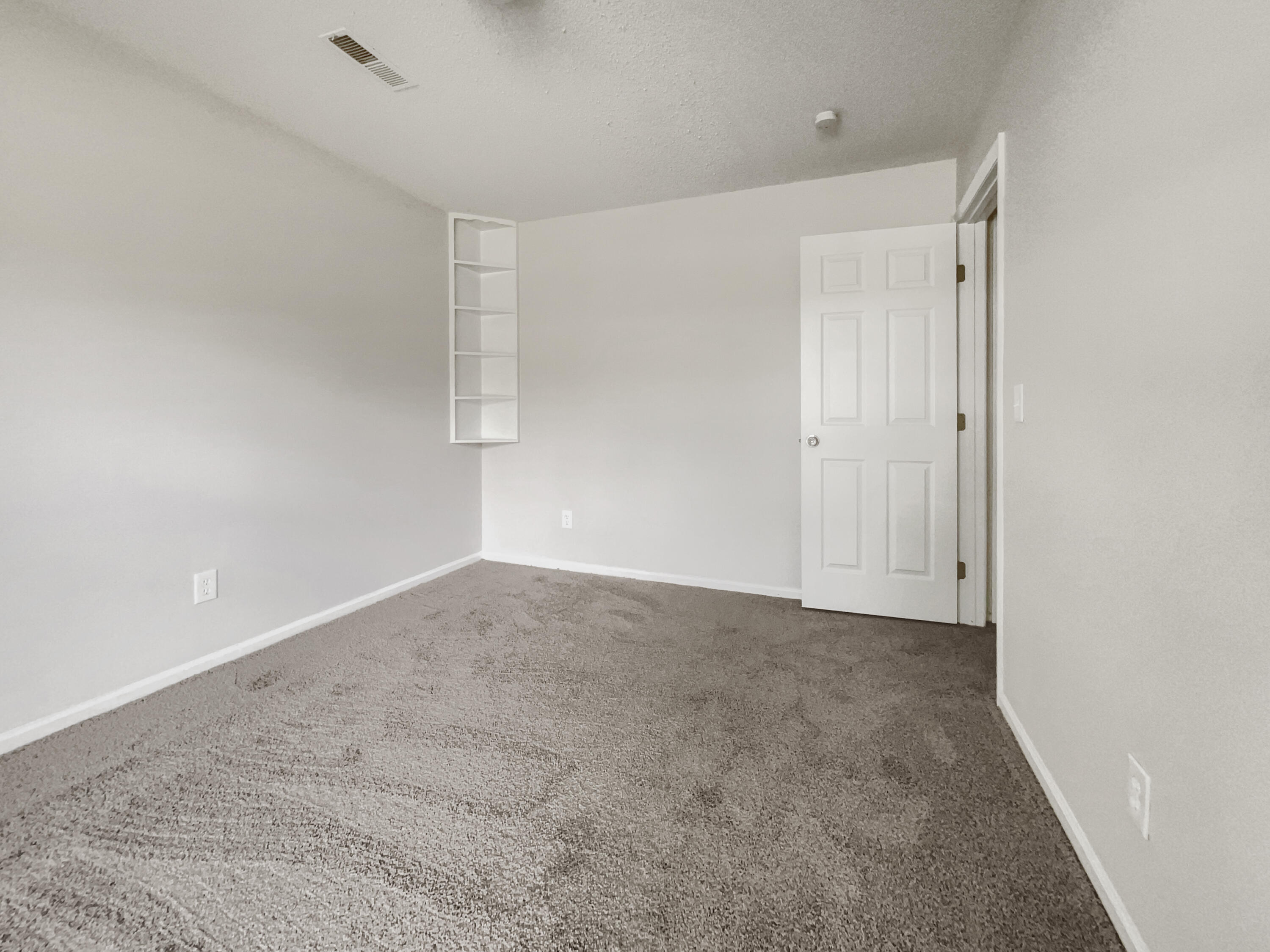 520 Longleaf Road Summerville, SC 29486 - Photo 3 of 32 listing_2