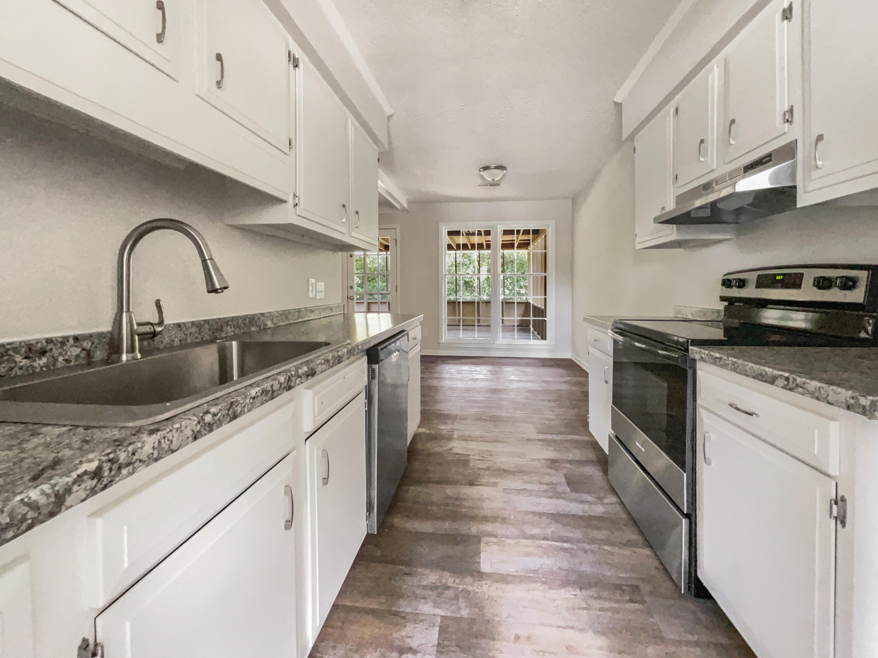 520 Longleaf Road Summerville, SC 29486 - Photo 8 of 32 listing_7