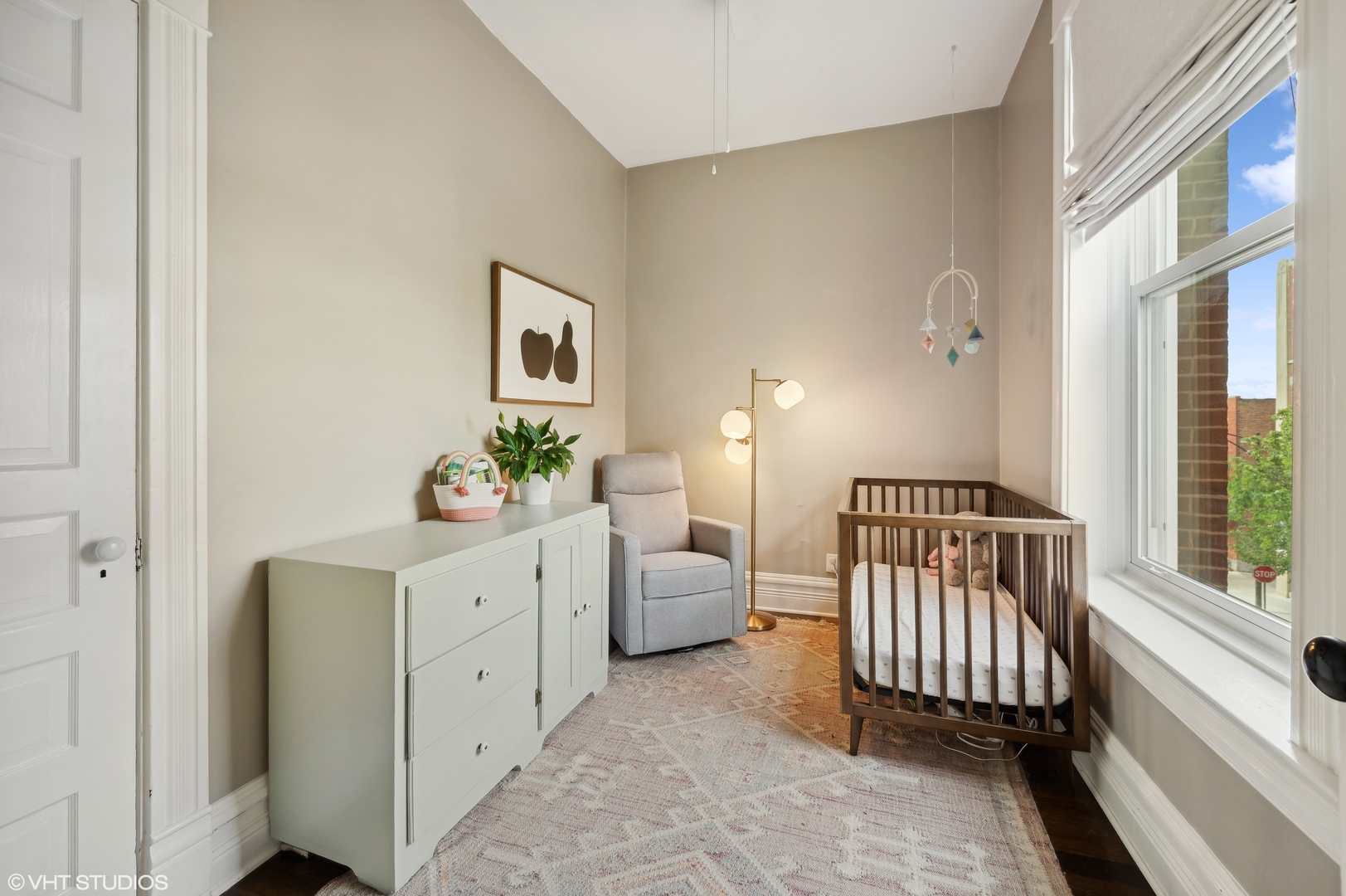 2011 North Racine Avenue, Unit 3 Chicago, IL 60614 - Photo 15 of 19 Gallery Image 15