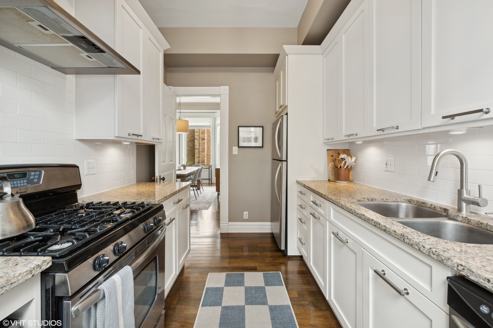2011 North Racine Avenue, Unit 3 Chicago, IL 60614 - Photo 9 of 19 Gallery Image 9