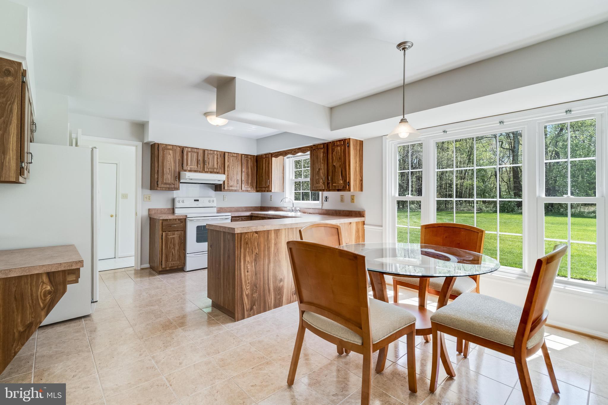 625 Clarks Run Road La Plata, MD 20646 - Photo 13 of 54 Eat in kitchen