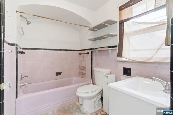 $450,000 | 327 Field Place, Hillside, NJ 07205