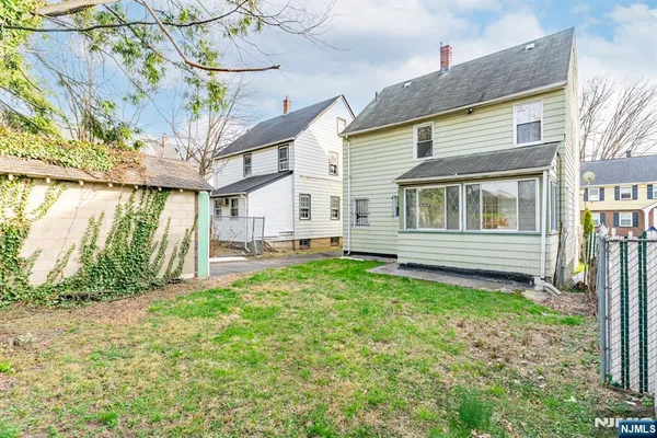 $450,000 | 327 Field Place, Hillside, NJ 07205
