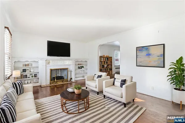 $450,000 | 327 Field Place, Hillside, NJ 07205