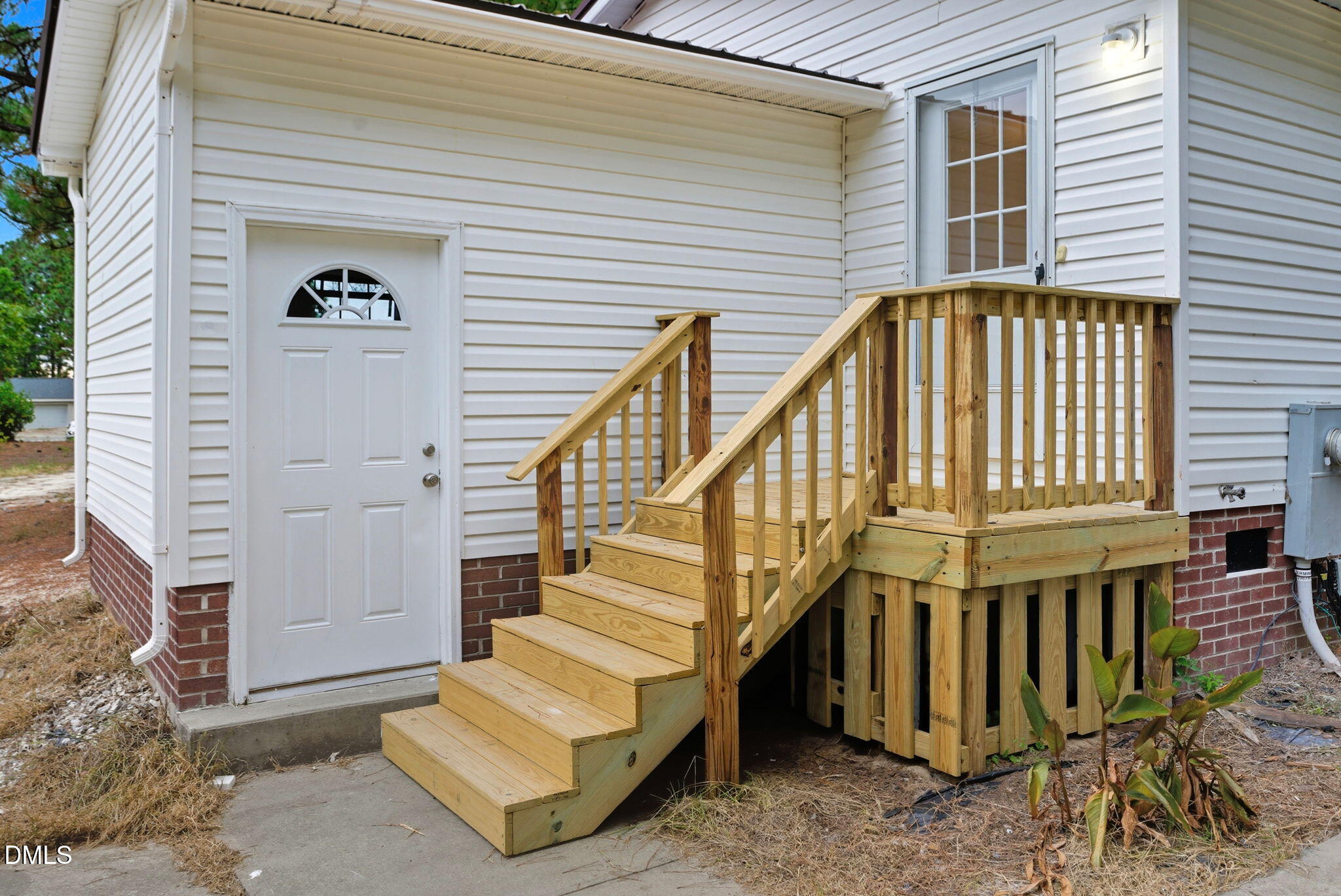 147 Ridge View Drive Cameron, NC 28326 - Photo 29 of 41 a view of entryway with staircase