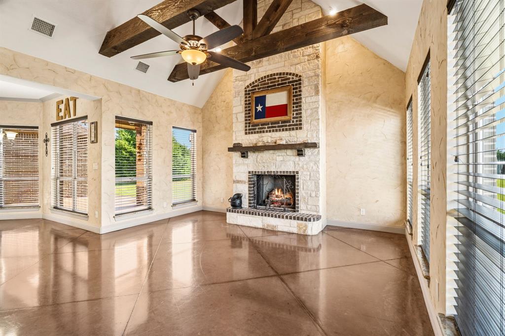 422 Rugged Drive Red Oak, TX 75154 - Photo 11 of 33 Gallery Image 11