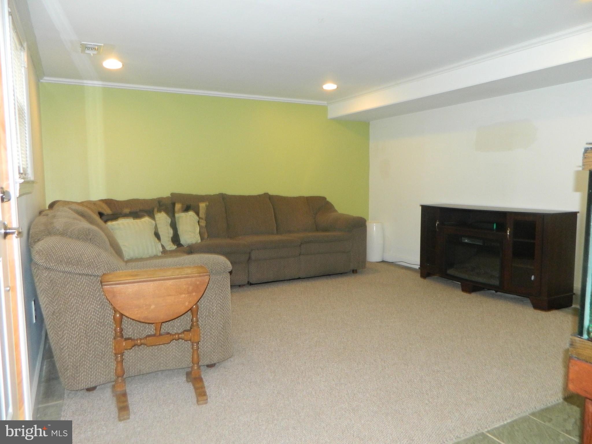 1310 Beaver Road Southampton, PA 18966 - Photo 4 of 24 family room