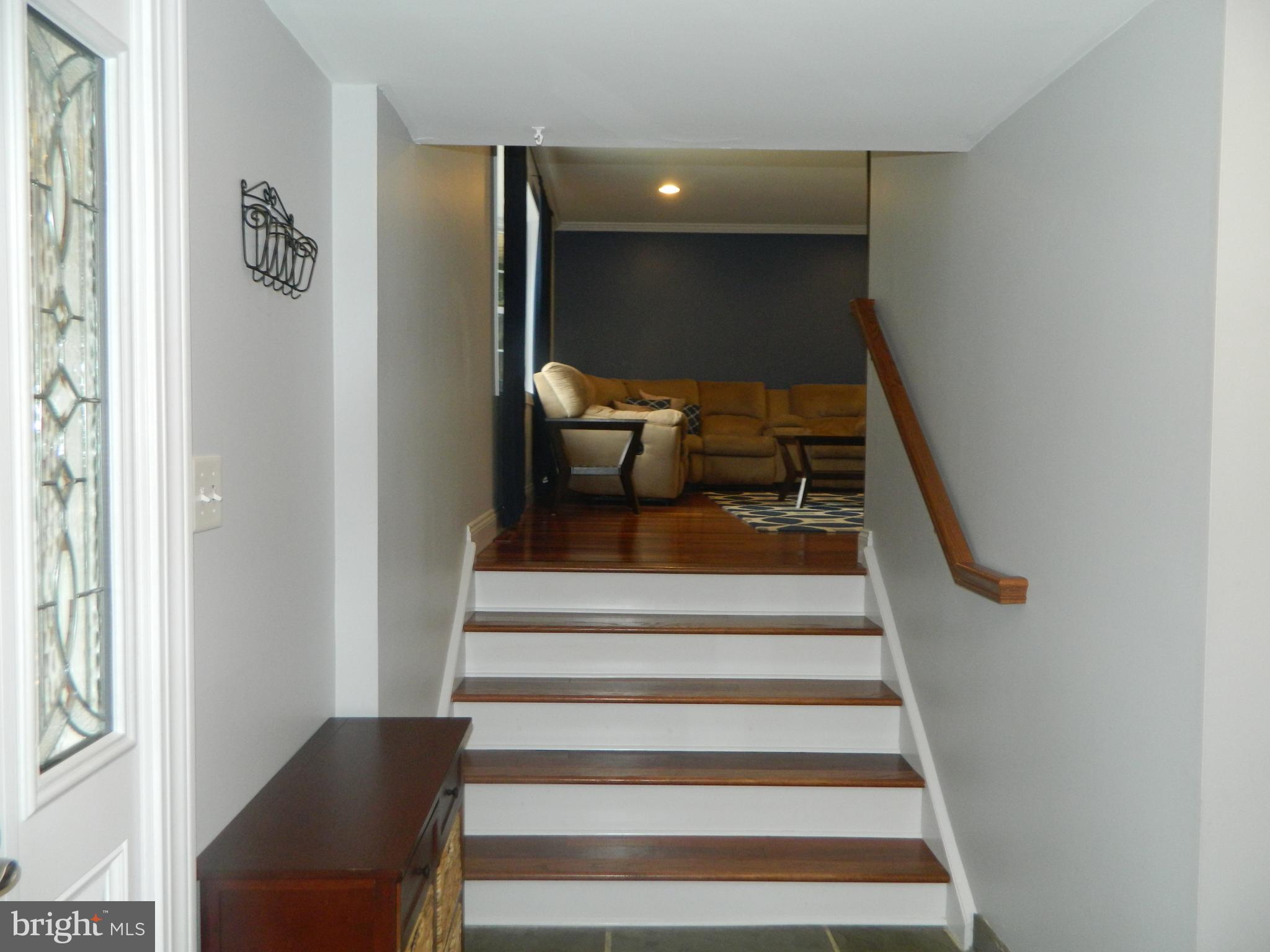 1310 Beaver Road Southampton, PA 18966 - Photo 6 of 24 foyer