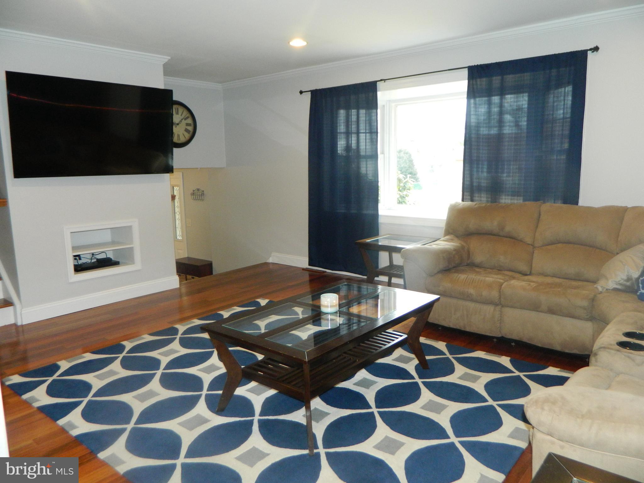1310 Beaver Road Southampton, PA 18966 - Photo 8 of 24 living room