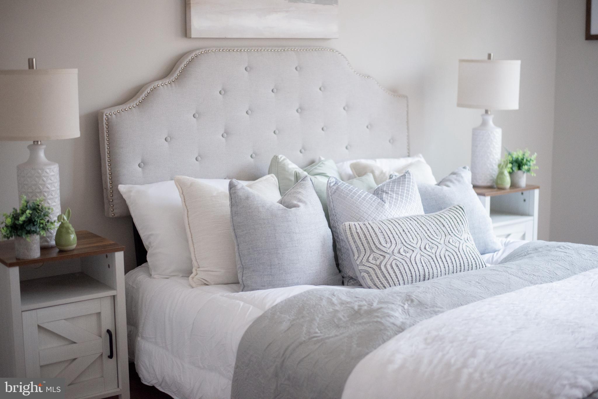 227 Forest Grove Road Colonial Beach, VA 22443 - Photo 18 of 22 a living room with furniture