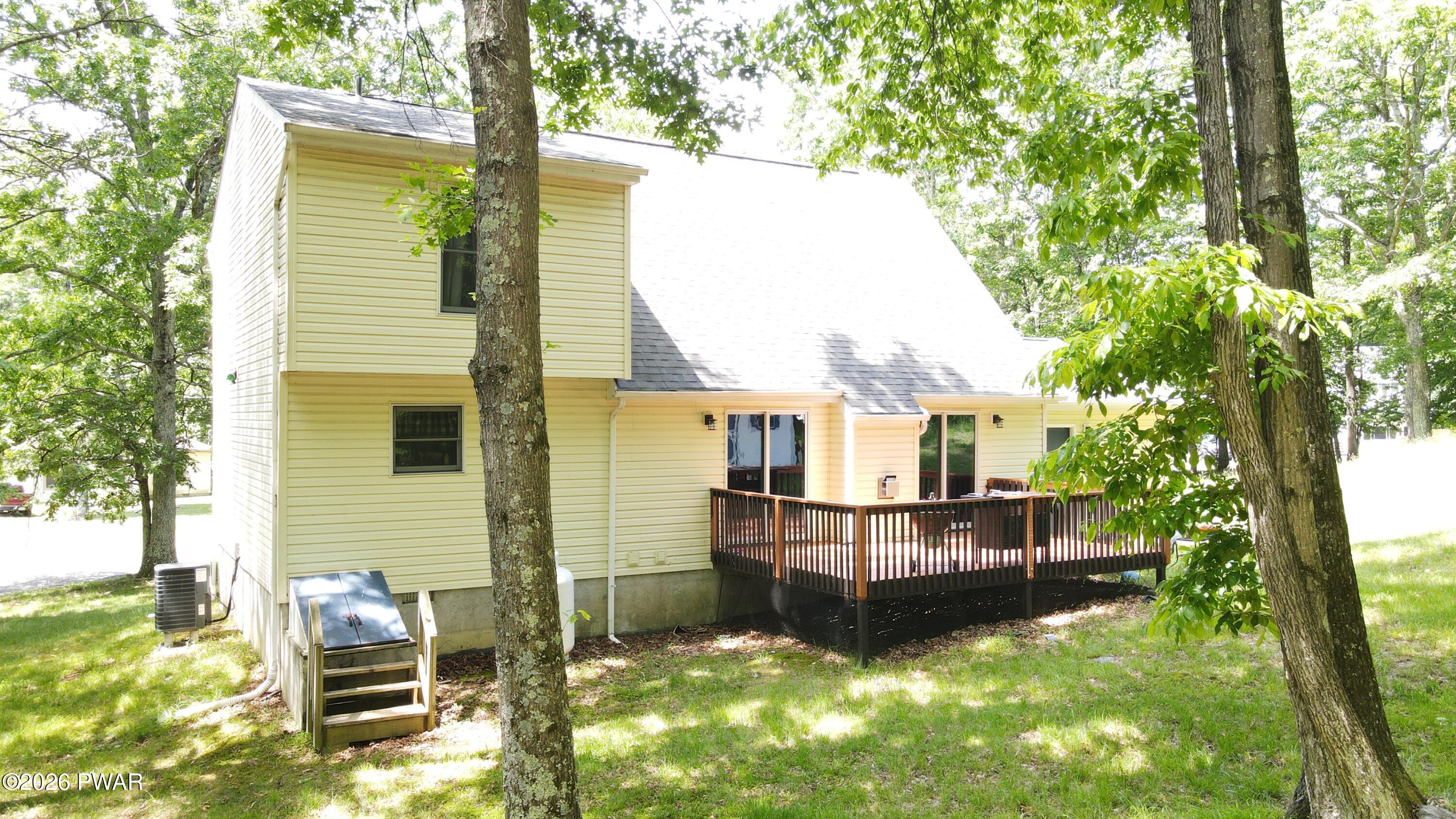 159 Segatti Circle Bushkill, PA 18324 - Photo 2 of 23