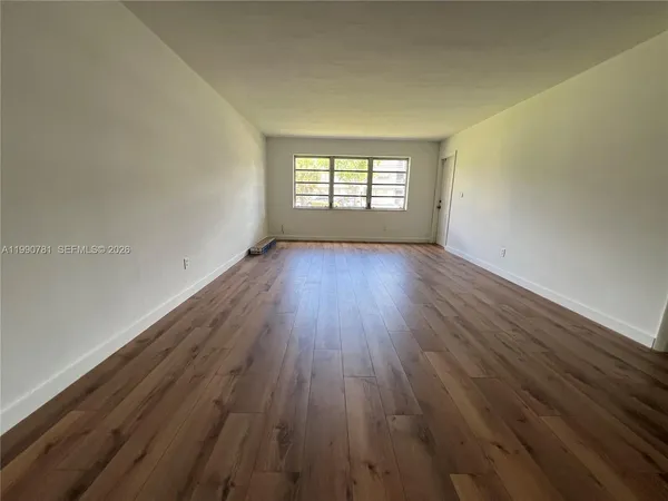 $1,500 | 1540 Northeast 191st Street, Unit 122, Miami, FL 33179